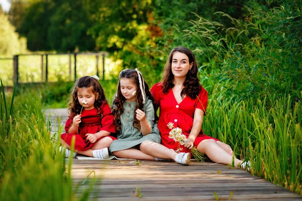 Portrait Mother Children Together Nature Mom Daughters Similar Dresses Walking — Stock Photo, Image