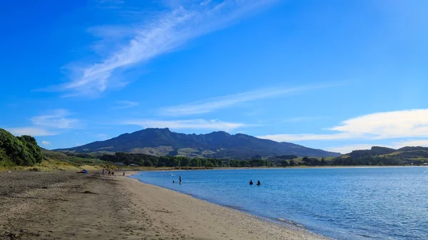 Panoramatický Výhled Kopua Beach Černou Písečnou Pláž Města Raglan Nový — Stock fotografie