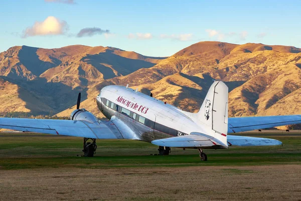 Stary Samolot Douglas Lat Tych Polu Wanaka Nowej Zelandii Logo — Zdjęcie stockowe