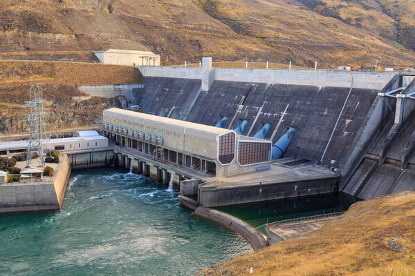 The Clyde Dam and hydroelectric power station on the Clutha River in New Zealand's South Island