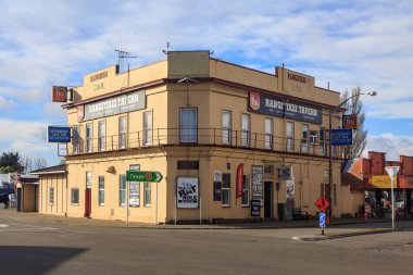 Rangitikei Oteli, 19. yüzyılın sonlarında Bulls, Yeni Zelanda 'da tarihi bir taverna. Ayrıca 