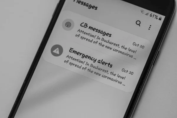 Notfall Alarm Auf Dem Smartphone Behörden Verkünden Alarmzustand Mit Maßnahmen — Stockfoto