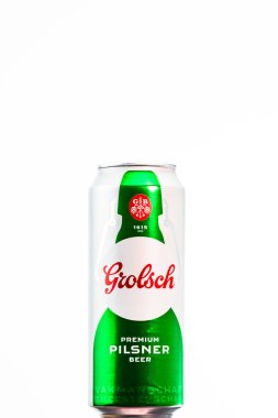 Grolsch Premium Pilsner - Grolsch Premium Lager, Hollanda Grolsch Bira Fabrikası 'nın amiral gemisi. Romanya, Bükreş 'te stüdyo fotoğraf çekimi, 2020