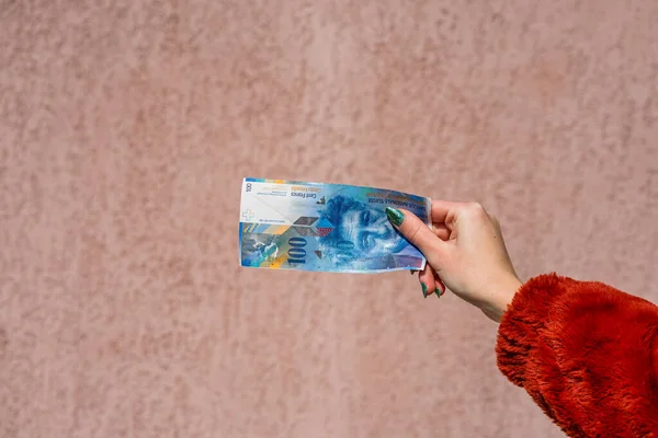 Mano Mostrando Dinero Euros Dando Recibiendo Dinero Como Propinas Salario — Foto de Stock