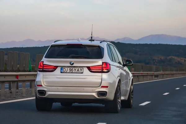 Viajando Coche Movimiento Carretera Asfalto Vista Trasera Del Coche Calle — Foto de Stock