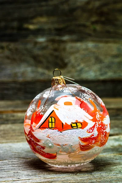 Primo Piano Vetro Decorato Pallina Natale Bauble Sfondo Legno — Foto Stock