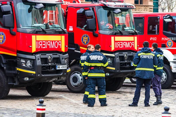 Bomberos Rumanos Emergencia Contra Incendios Pompierii Estacionados Frente Ministerio Del — Foto de Stock