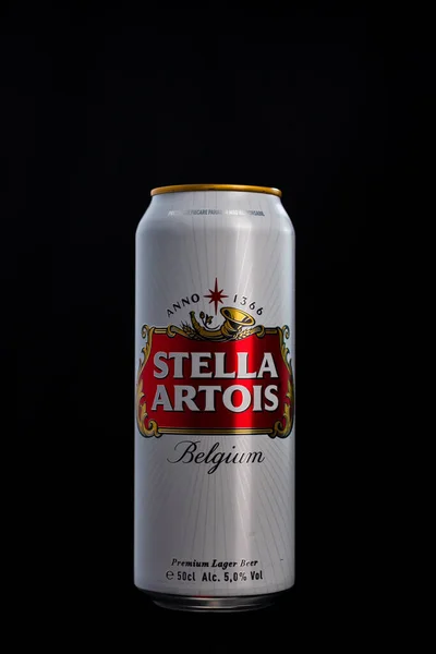 Stella Artois Bière Peut Isolé Sur Fond Noir Bucarest Roumanie — Photo