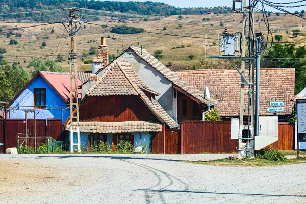 Vista Del Pintoresco Pueblo Viscri Rumania Casas Antiguas Tradicionales Pintadas — Foto de Stock