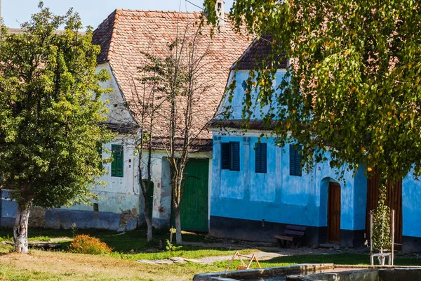 Вид Живописную Деревню Вискри Румынии Окрашенные Традиционные Старинные Дома Средневековой — стоковое фото