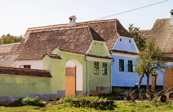 Vista Del Pintoresco Pueblo Viscri Rumania Casas Antiguas Tradicionales Pintadas — Foto de Stock