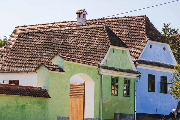 Vista Del Pintoresco Pueblo Viscri Rumania Casas Antiguas Tradicionales Pintadas — Foto de Stock