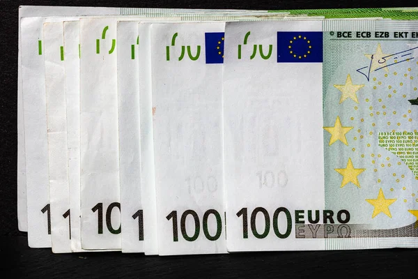 Eurobankjegyek Részleteire Való Szelektív Összpontosítás Zárják 100 Eurós Izolált Bankjegyek — Stock Fotó