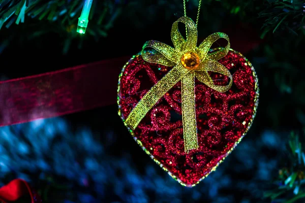 Kerstversiering Aan Dennenboom Versierde Kerstboom Fir Tak Met Kerstballen Decoraties — Stockfoto
