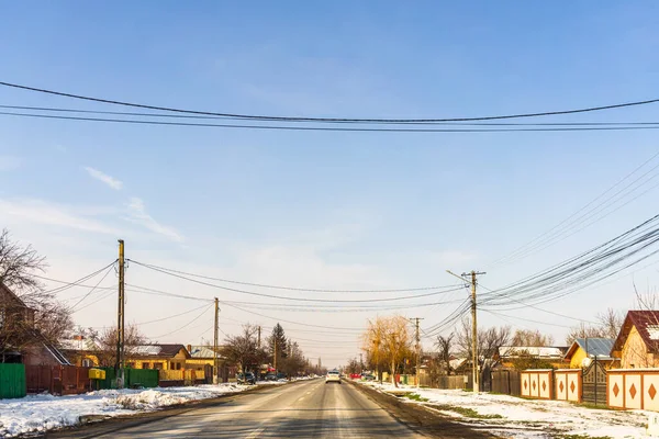 Temporada Invierno Vista Los Coches Calle Nevada Través Del Parabrisas — Foto de Stock