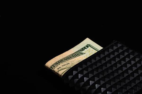 Dollars Bankbiljetten Een Zwarte Portemonnee Geïsoleerd — Stockfoto