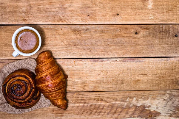 Fresh Croissant Biscuits Wooden Table Coffee Food Breakfast Concept Desserts — Stock Photo, Image