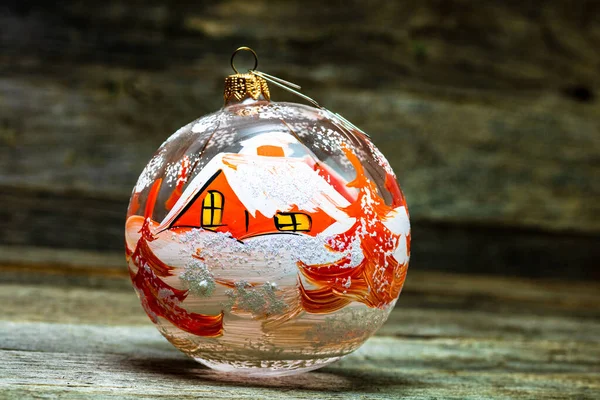 Primo Piano Vetro Decorato Pallina Natale Bauble Sfondo Legno — Foto Stock