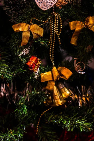 Decorazioni Appese Natale Abete Albero Natale Decorato Ramo Abete Con — Foto Stock