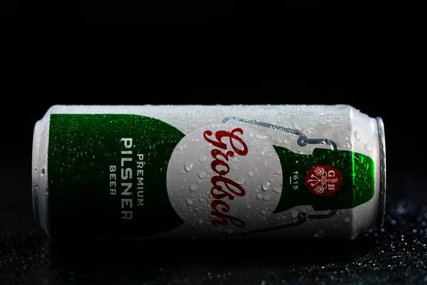 Капли Воды Пивной Банке Grolsch Premium Pilsner Grolsch Premium Lager — стоковое фото