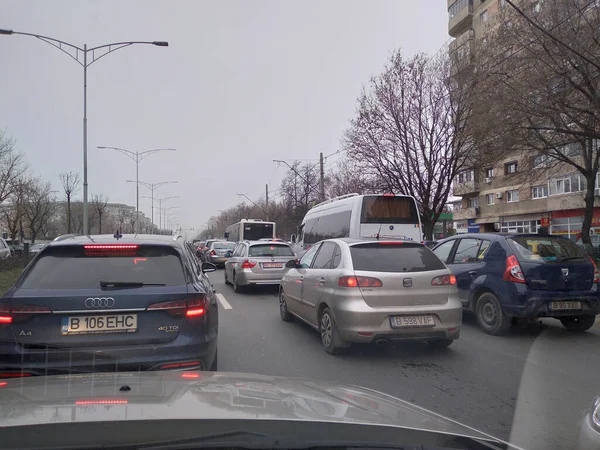 Дорожній Вид Через Вітрове Скло Автомобіля Автомобілі Дорогах Бухаресті Румунія — стокове фото