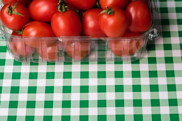 Selektiver Fokus Auf Reife Köstliche Kirschtomaten Nahaufnahme — Stockfoto