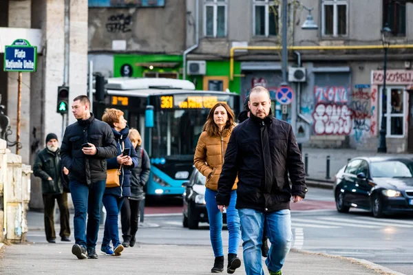 Personas Moviéndose Caminando Por Las Calles Centro Bucarest Rumania 2021 — Foto de Stock