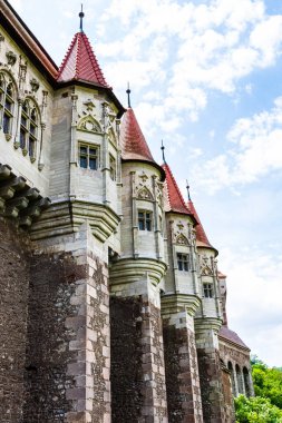 Hunyad Şatosu - Hunedoara, Romanya 'daki Corvin Kalesi, 2020. Dış mimari detay.