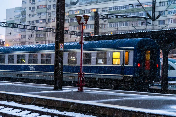 Vista Trem Detalhes Inverno Comboio Plataforma Estação Ferroviária Norte Bucareste — Fotografia de Stock