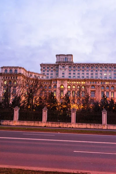 议会宫 Palatul Parlamentului 罗马尼亚首都布加勒斯特 2020年 — 图库照片