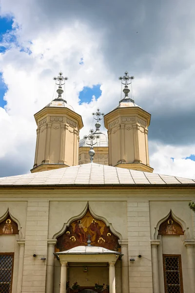 Rincian Arsitektur Pandangan Yang Indah Dari Sebuah Biara Gereja Ortodoks — Stok Foto