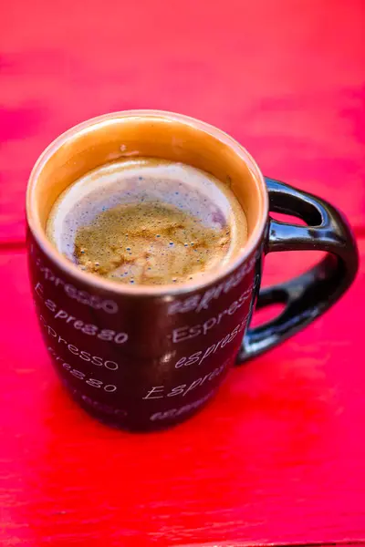 Xícara Café Fresco Feito Fundo Madeira — Fotografia de Stock