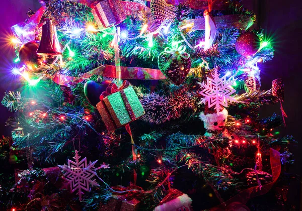 Decorazioni Appese Natale Abete Albero Natale Decorato Ramo Abete Con — Foto Stock