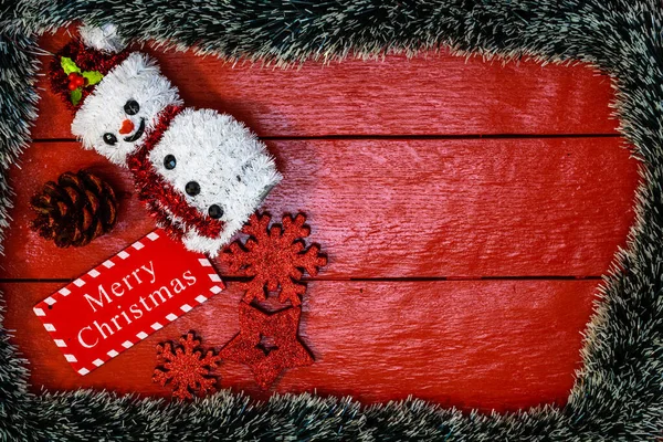 Kerstcompositie Rood Houten Bord Met Kerstslinger Decoraties Creatieve Compositie Met — Stockfoto