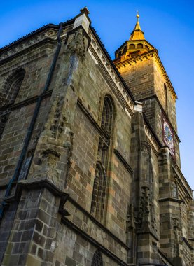 Romanya 'nın Brasov kentinde Kara Kilise' nin (Biserica Neagra) Büyük Gotik Binası
