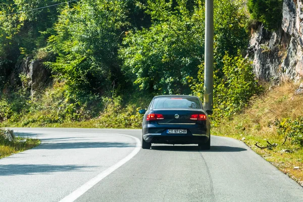 Viajar Coche Movimiento Por Carretera Montaña Asfalto Bihor Rumania 2021 — Foto de Stock