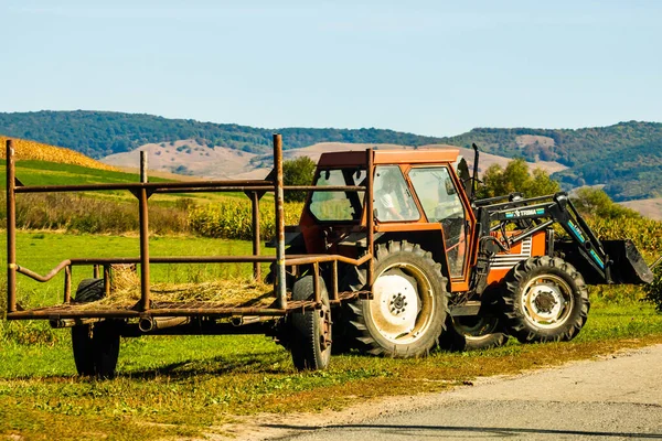 Сільськогосподарський Трактор Дорозі Віскрі Румунія 2021 Рік — стокове фото