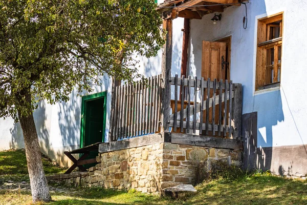 Vista Del Pintoresco Pueblo Viscri Rumania Casas Antiguas Tradicionales Pintadas — Foto de Stock