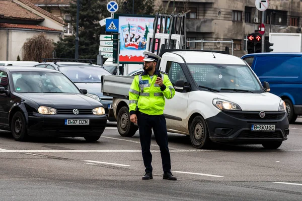 Agente Policial Polícia Trânsito Romena Politia Rutiera Dirigindo Tráfego Durante — Fotografia de Stock