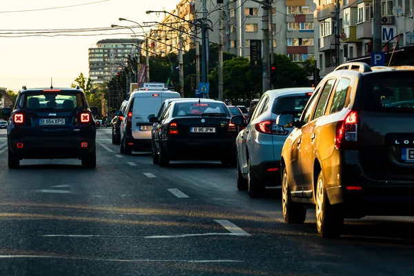 Tráfego Automóveis Hora Ponta Engarrafamento Carros Estrada Pôr Sol Bucareste — Fotografia de Stock