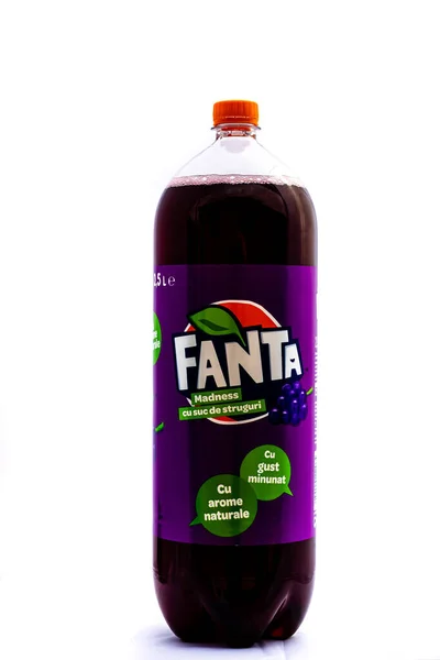 Fanta Bouteille Plastique Isolé Sur Fond Blanc Photo Éditoriale Illustrée — Photo