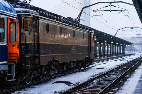 Vista Trem Detalhes Inverno Comboio Plataforma Estação Ferroviária Norte Bucareste — Fotografia de Stock