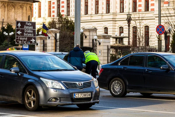 Поліцейський Агент Румунська Поліція Дорожнього Руху Politia Rutiera Керує Рухом — стокове фото