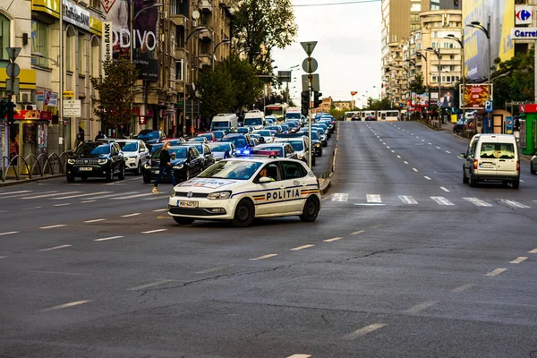 Румынская Полиция Politia Rutiera Патрулирует Улицы Избежать Нарушения Комендантского Часа — стоковое фото