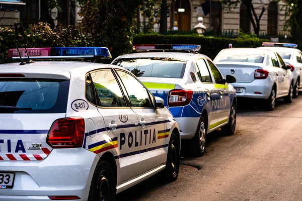 Rumuńska Policja Politia Rutiera Zaparkowana Wzdłuż Ulicy Centrum Bukaresztu Rumunia — Zdjęcie stockowe