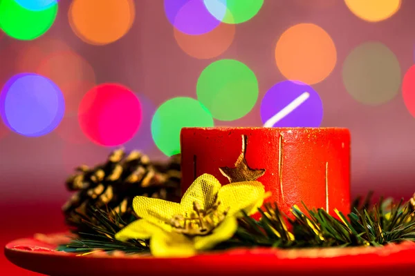 ライトを背景にしたクリスマスの装飾 — ストック写真