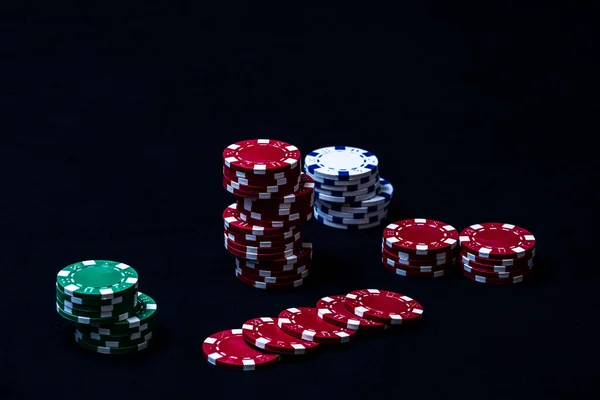 Stack Fiches Poker Sfondo Nero — Foto Stock