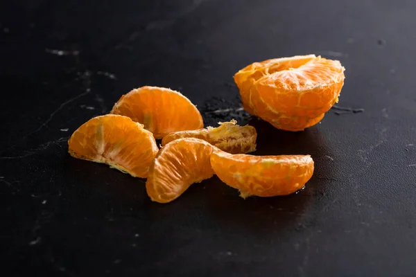 Naranjas Rodajas Sobre Fondo Negro Fruta Fresca Aislada Sobre Negro — Foto de Stock