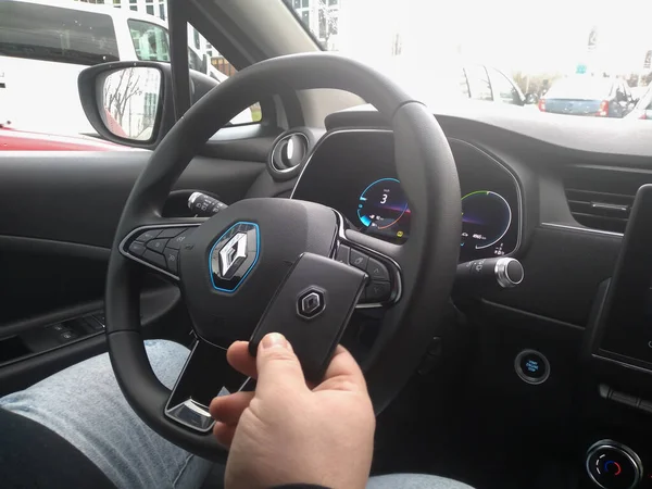 Nuevo Renault Zoe Coche Eléctrico Interior Volante Con Botones Control — Foto de Stock