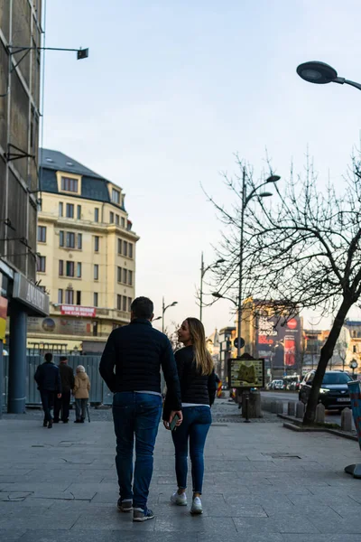 Personas Moviéndose Caminando Por Las Calles Centro Bucarest Rumania 2021 — Foto de Stock
